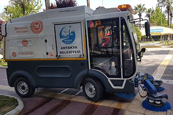 Antakya Belediyesi Yeni Sprge Arac le Daha Hzl Hizmet Veriyor